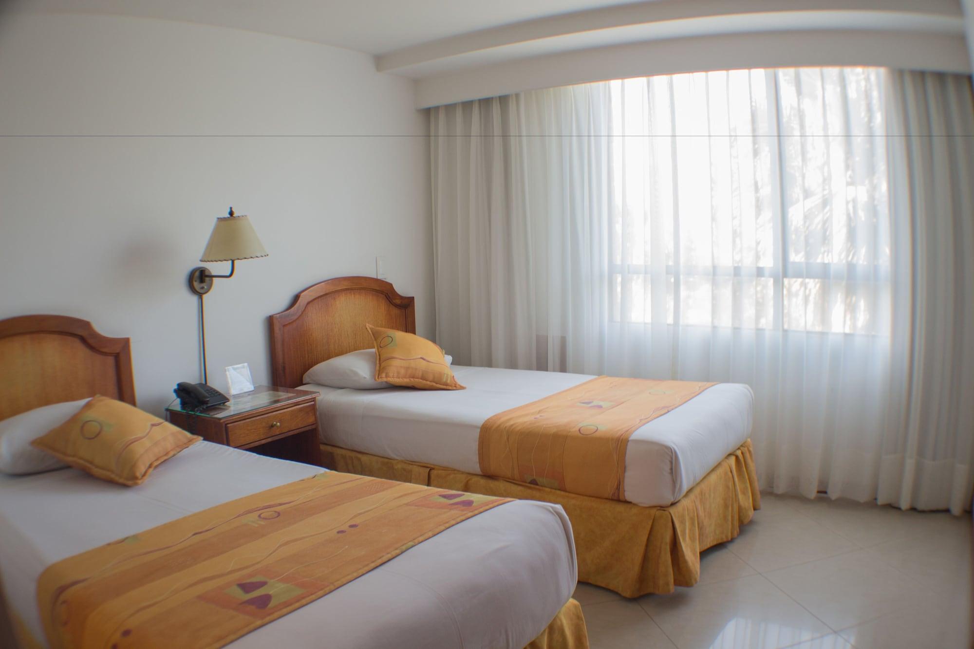 Portal Del Rodeo Apartahotel 메딜린 외부 사진