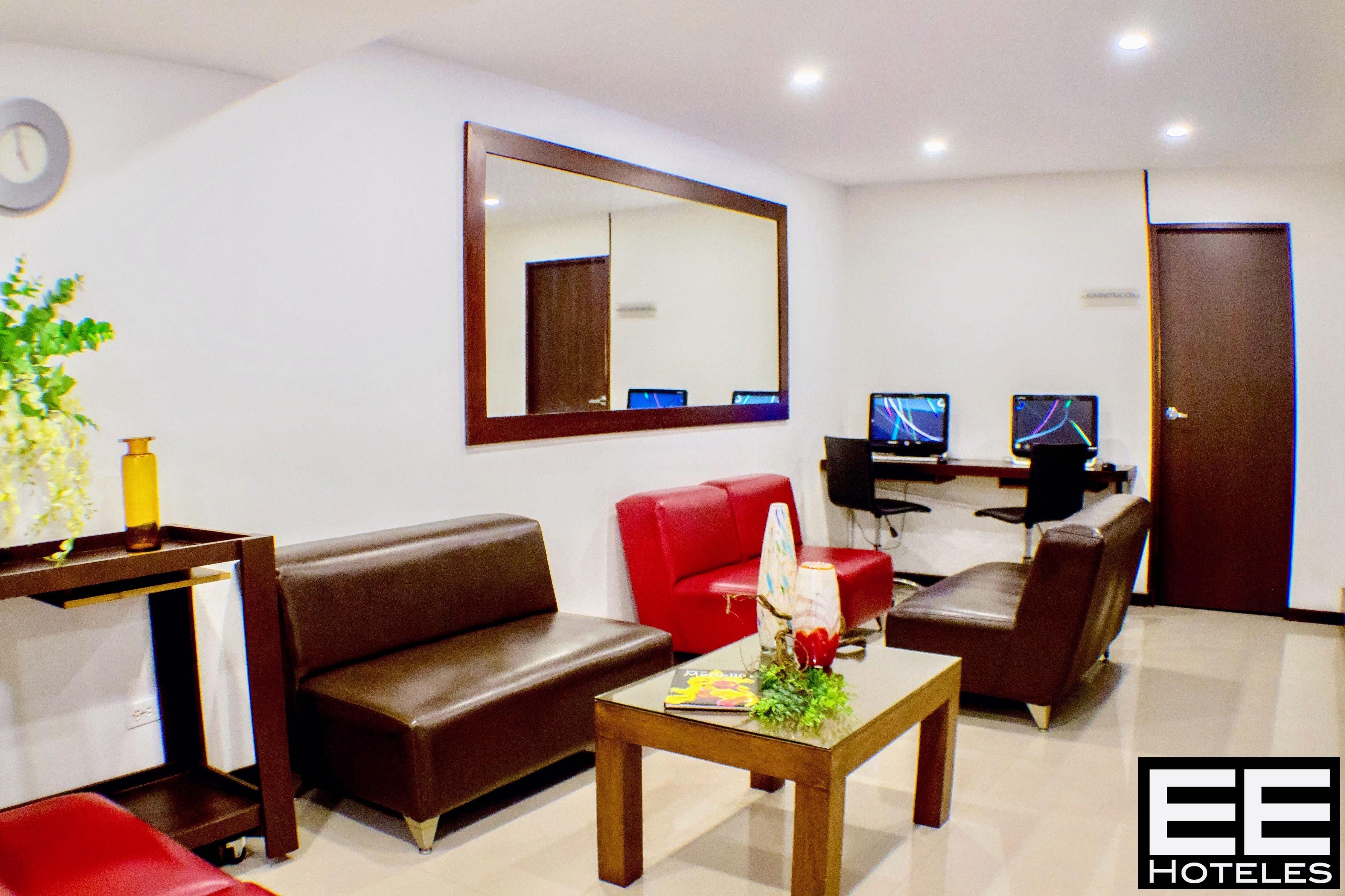 Portal Del Rodeo Apartahotel 메딜린 외부 사진
