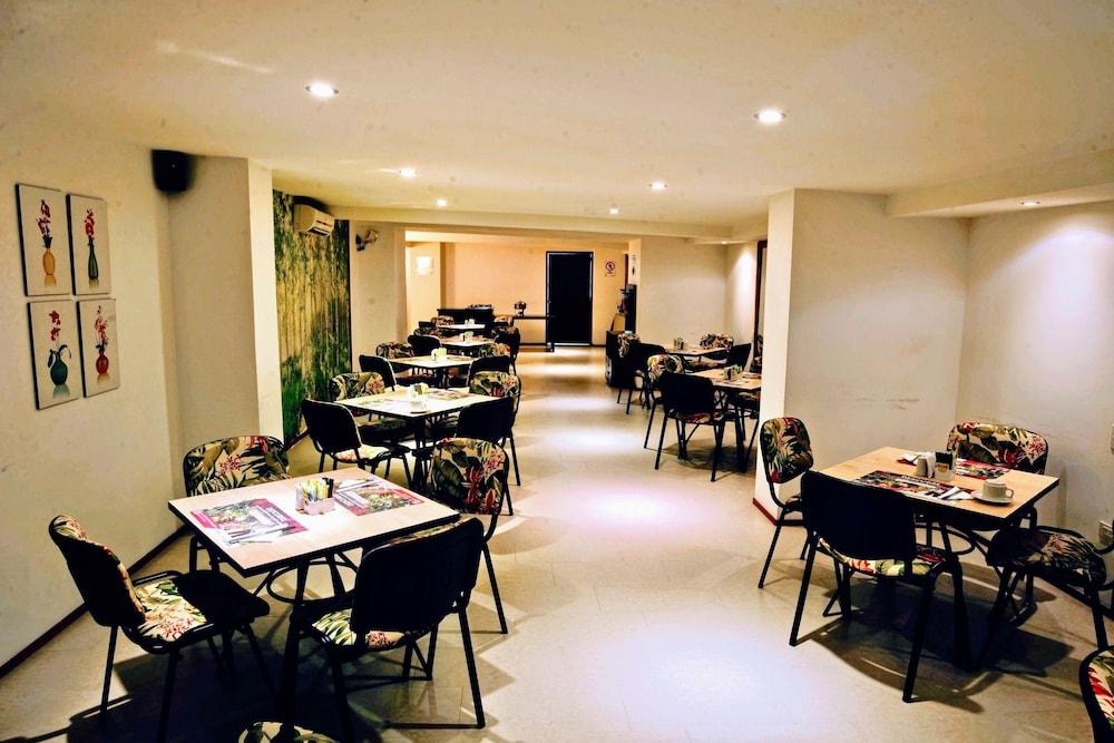 Portal Del Rodeo Apartahotel 메딜린 외부 사진