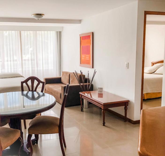 Portal Del Rodeo Apartahotel 메딜린 외부 사진