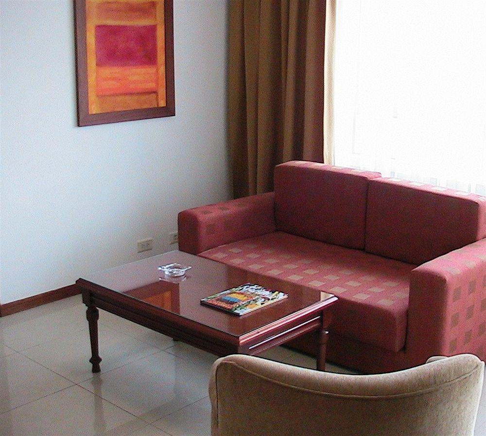 Portal Del Rodeo Apartahotel 메딜린 외부 사진