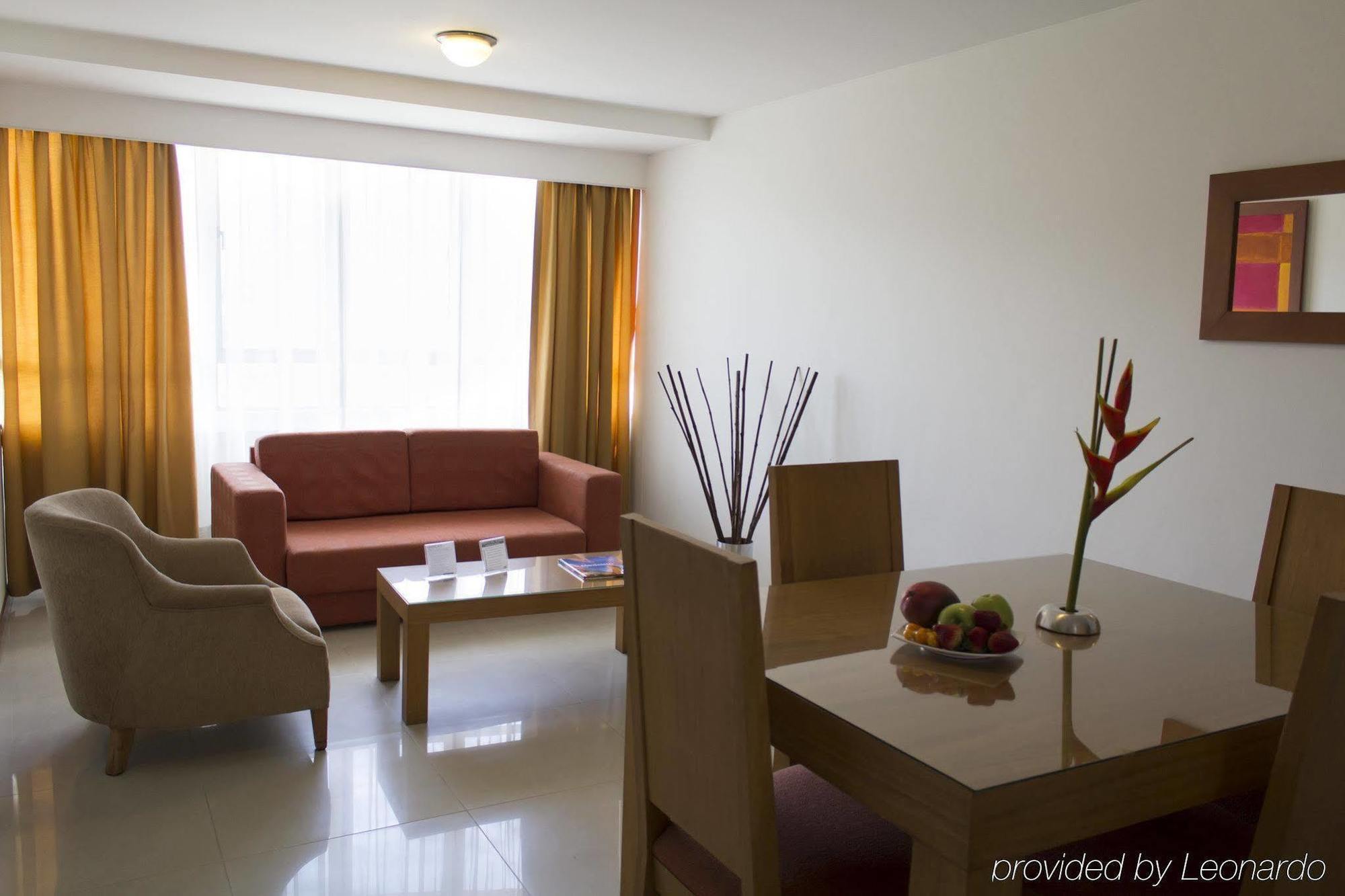 Portal Del Rodeo Apartahotel 메딜린 외부 사진