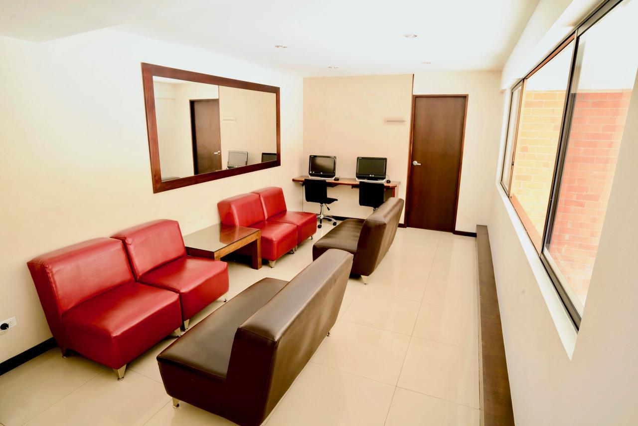 Portal Del Rodeo Apartahotel 메딜린 외부 사진