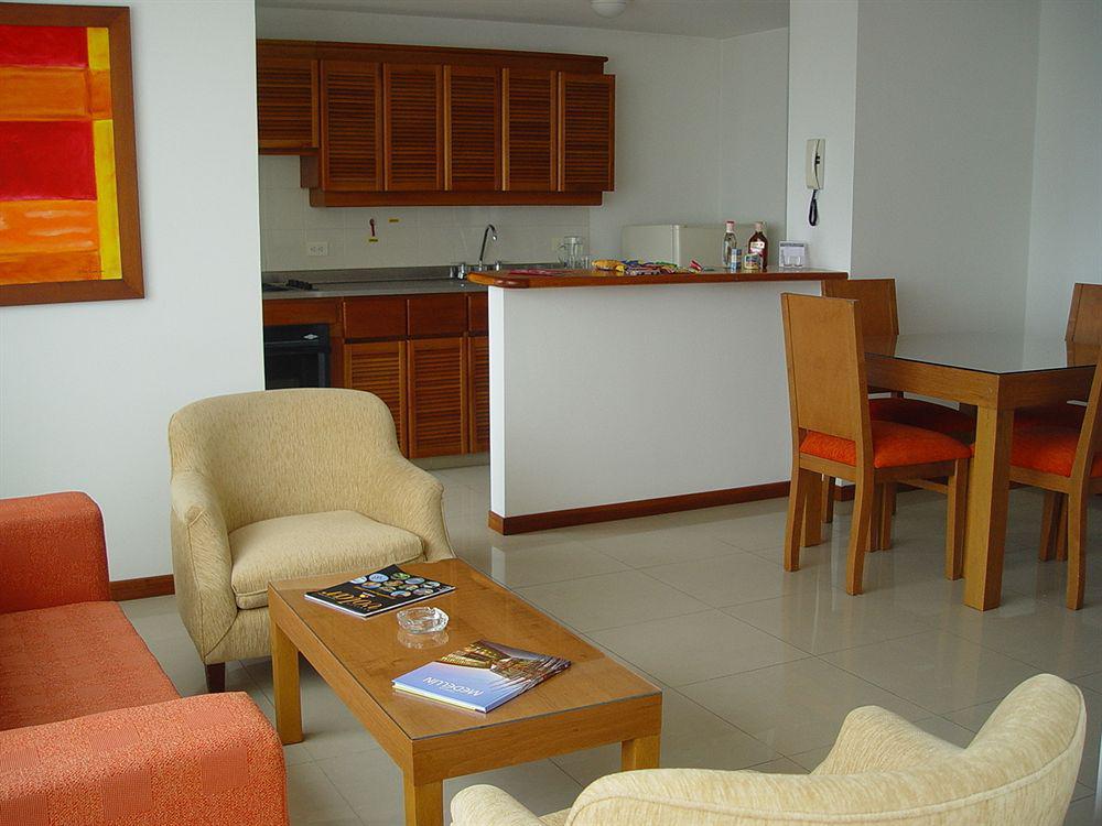 Portal Del Rodeo Apartahotel 메딜린 외부 사진